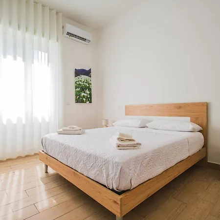 Appartement Bouganville In Station Rome